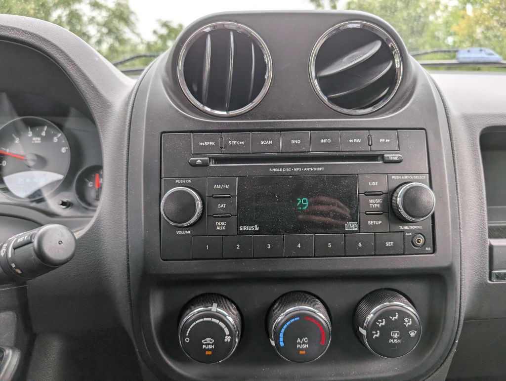 2013 Jeep Compass Image 17