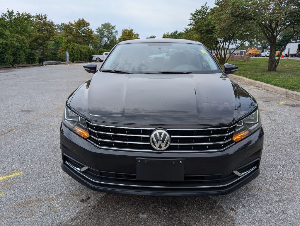 2017 Volkswagen Passat Image 2