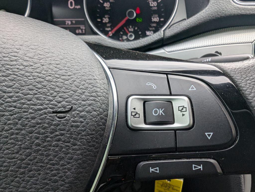 2017 Volkswagen Passat Image 22