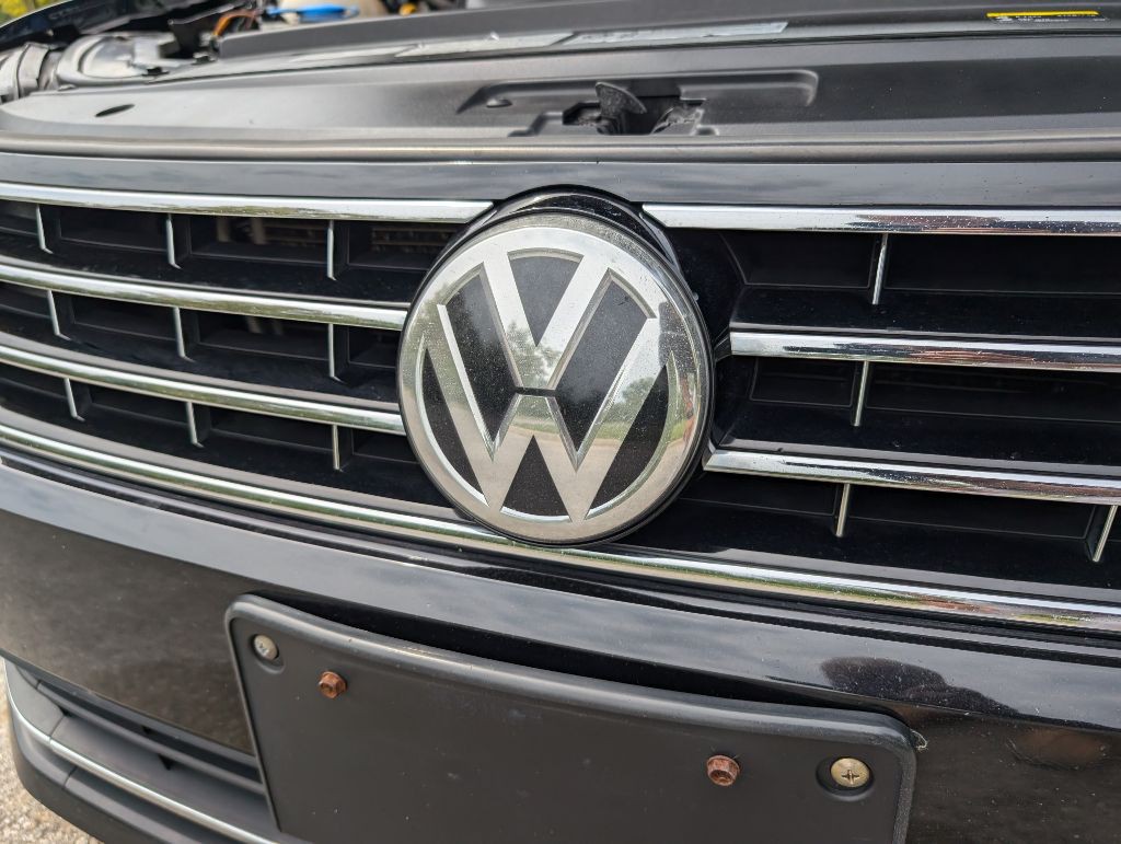 2017 Volkswagen Passat Image 30