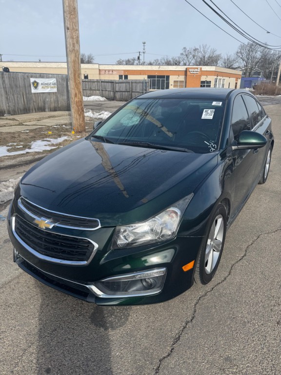 2015 Chevrolet Cruze Image 2