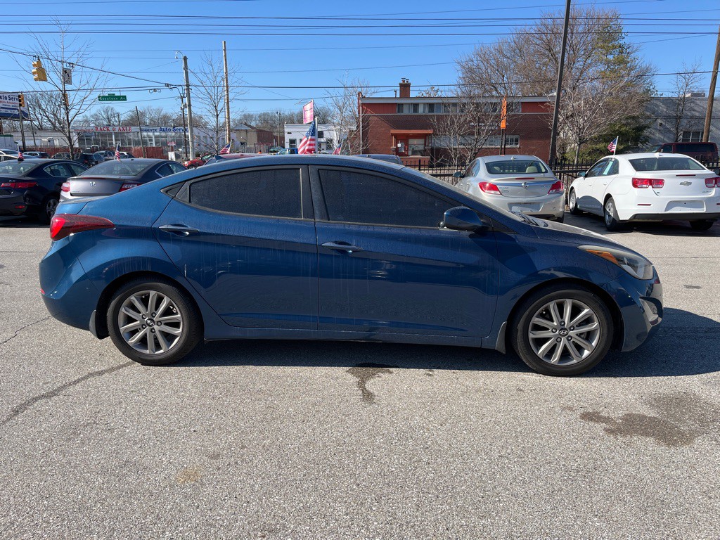 2016 Hyundai Elantra Image 4