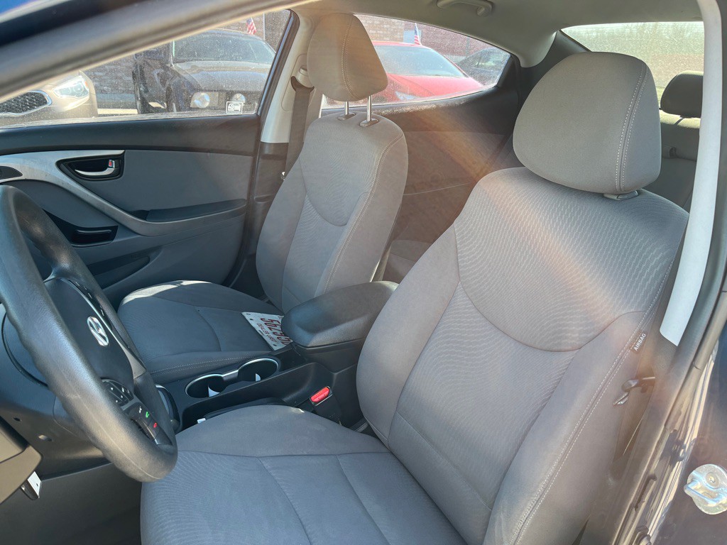 2016 Hyundai Elantra Image 10