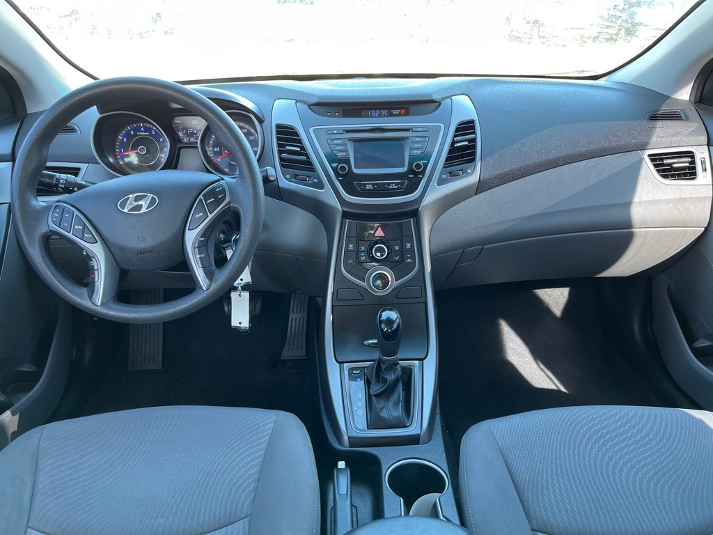 2016 Hyundai Elantra Image 14