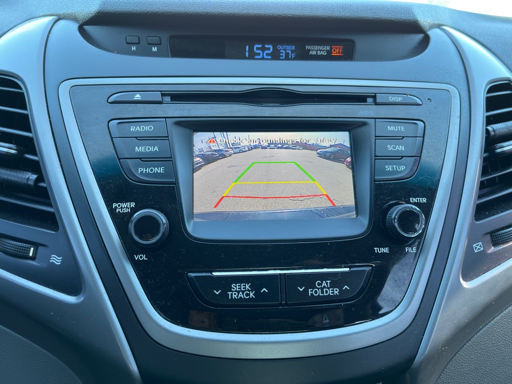 2016 Hyundai Elantra Image 17