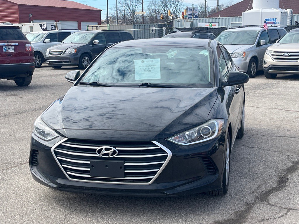 2017 Hyundai Elantra Image 1
