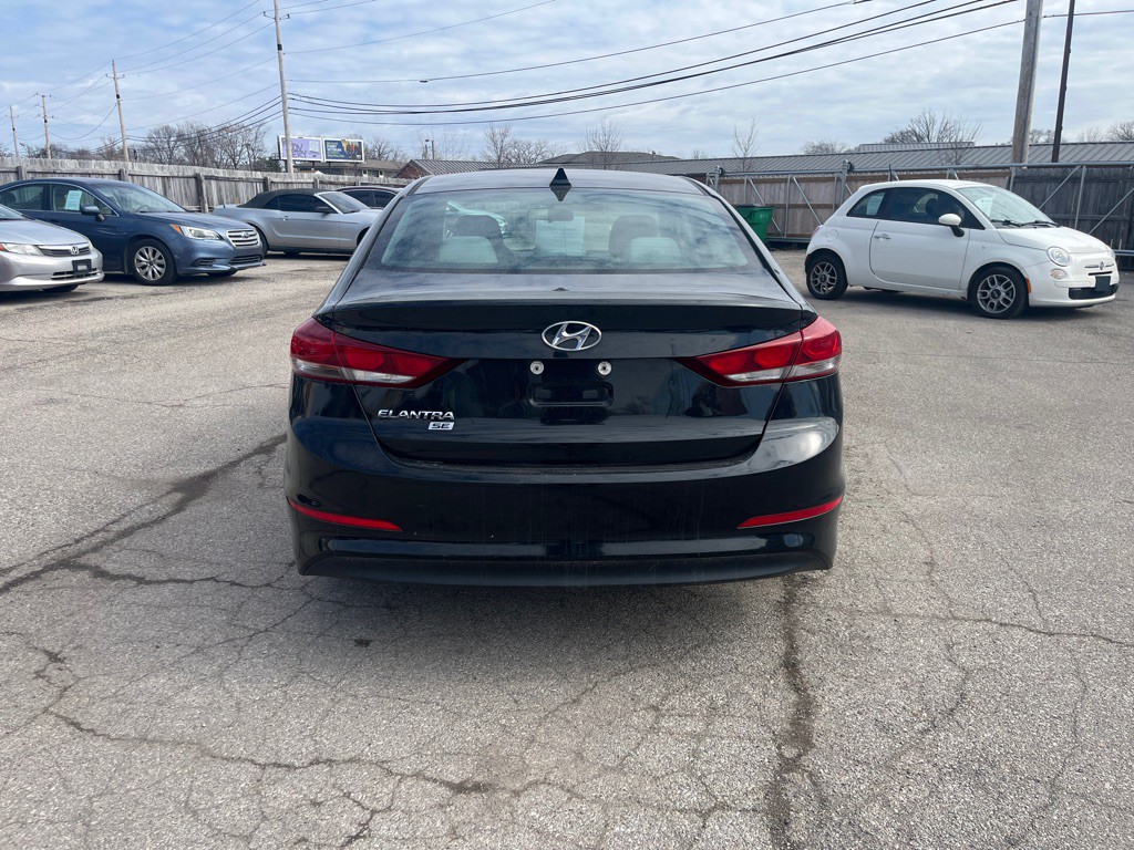 2017 Hyundai Elantra Image 3