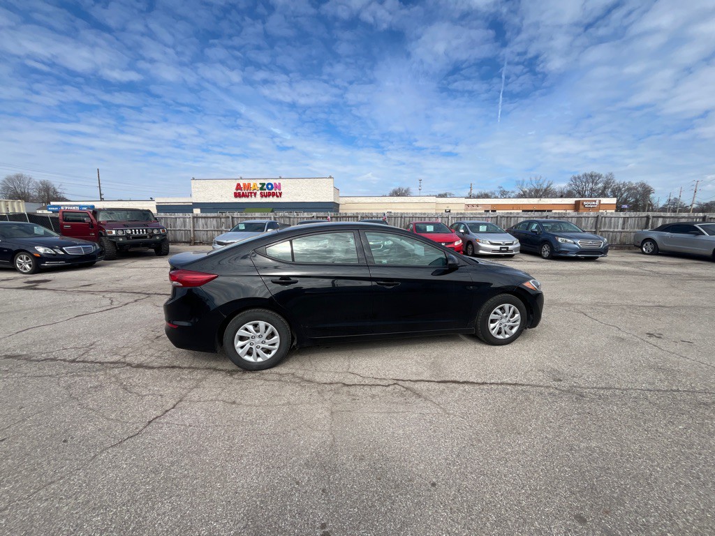 2017 Hyundai Elantra Image 4