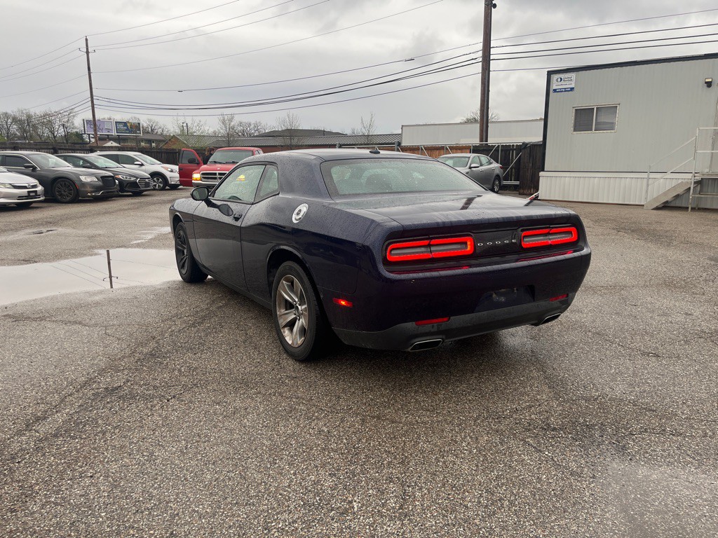 2016 Dodge Challenger Image 3