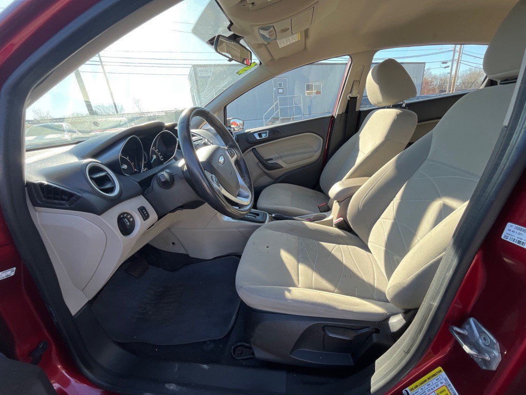 2014 Ford Fiesta Image 8