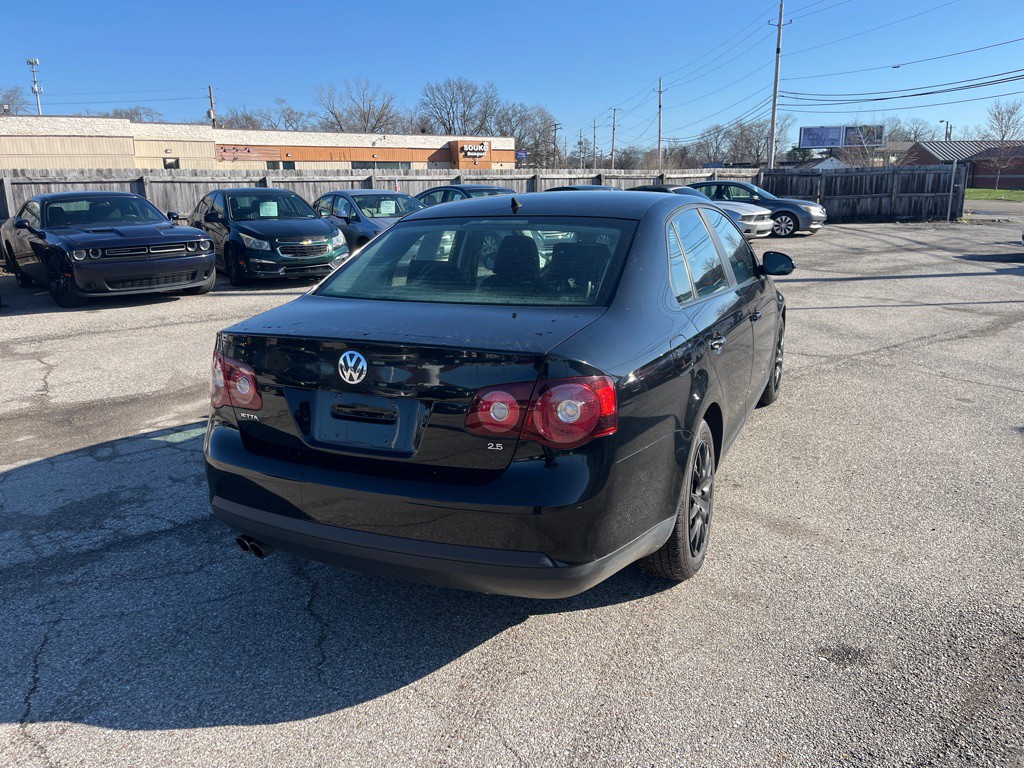 2010 Volkswagen Jetta Image 5
