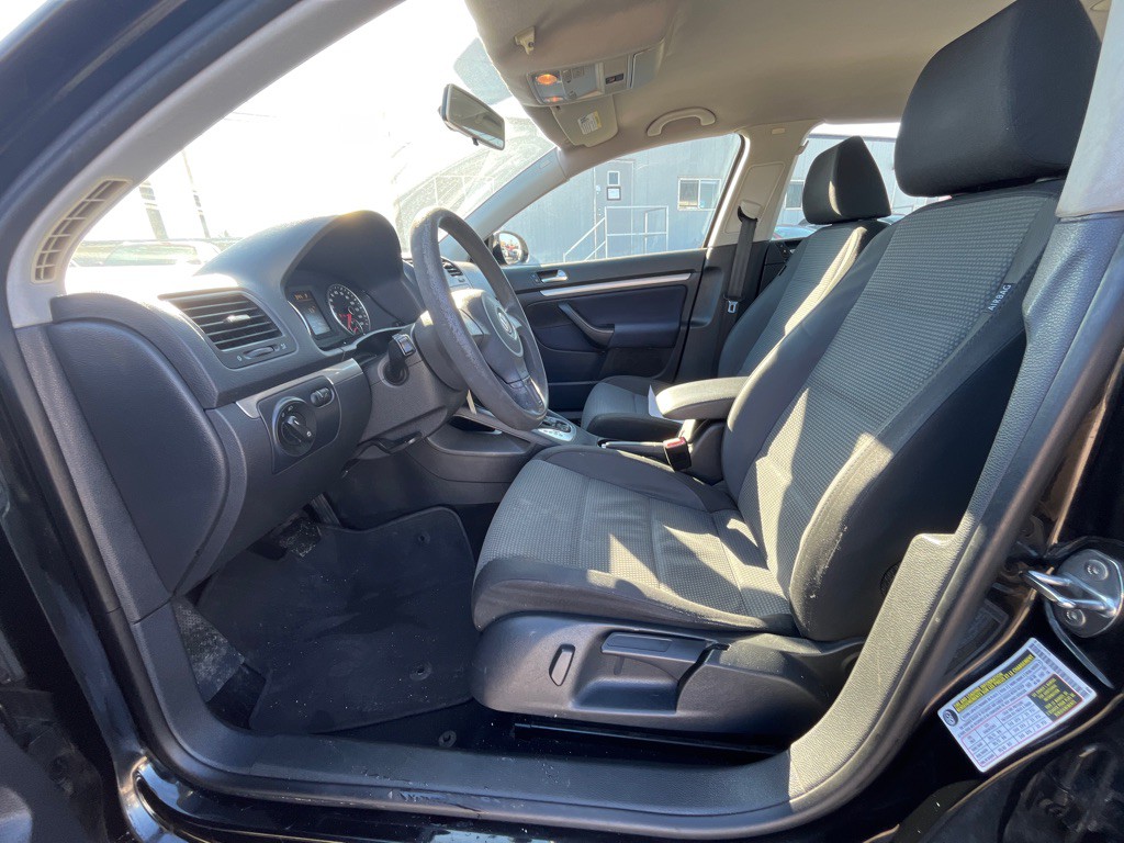 2010 Volkswagen Jetta Image 8