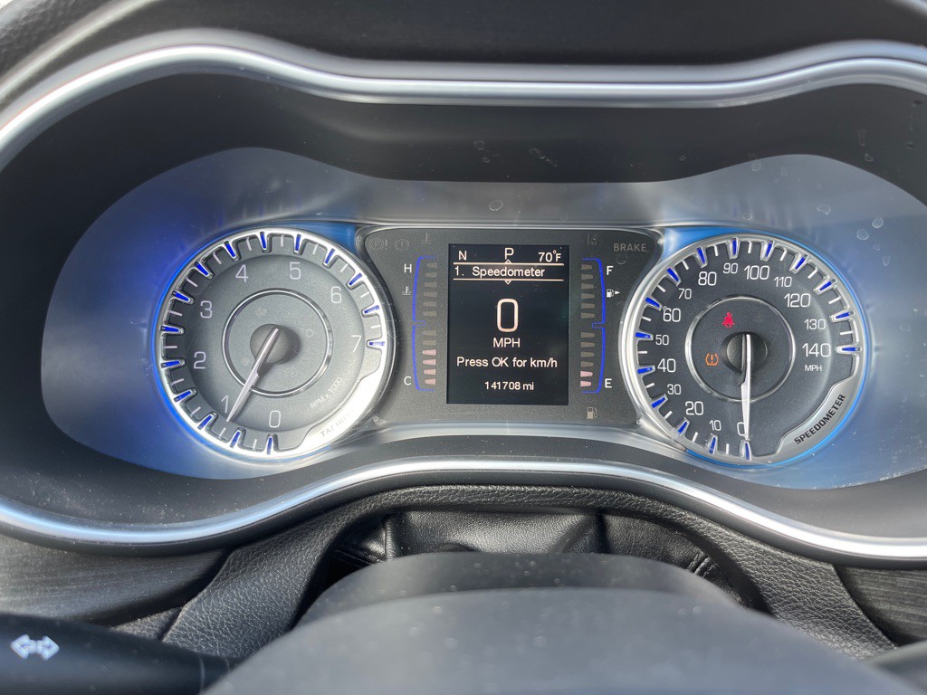 2015 Chrysler 200 Image 18