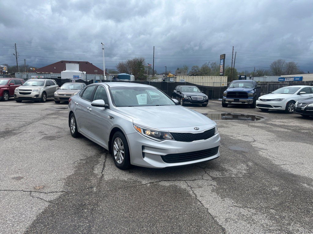 2017 Kia Optima Image 1