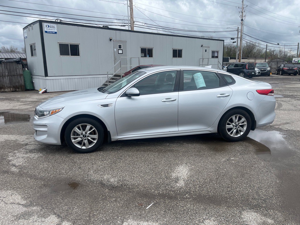 2017 Kia Optima Image 4