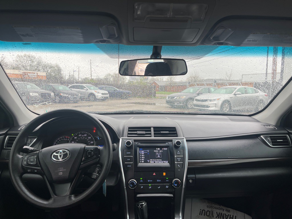 2015 Toyota Camry Image 10