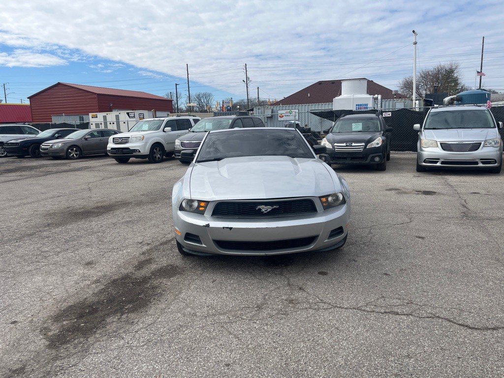 2010 Ford Mustang Image 2