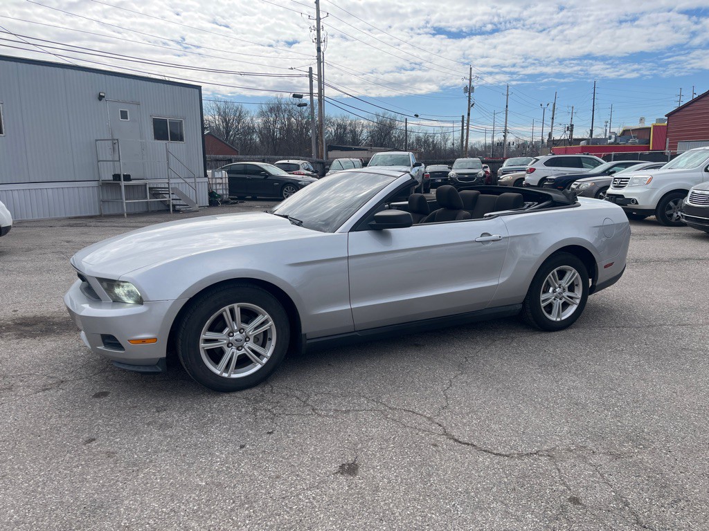 2010 Ford Mustang Image 3