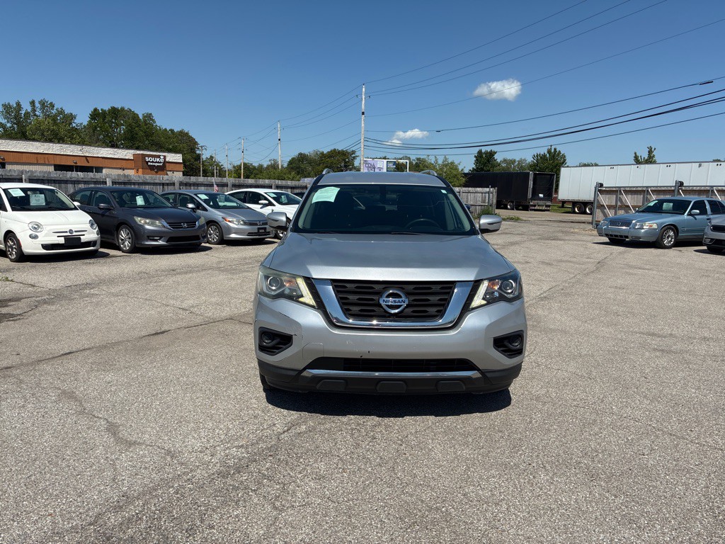 2018 Nissan Pathfinder Image 2