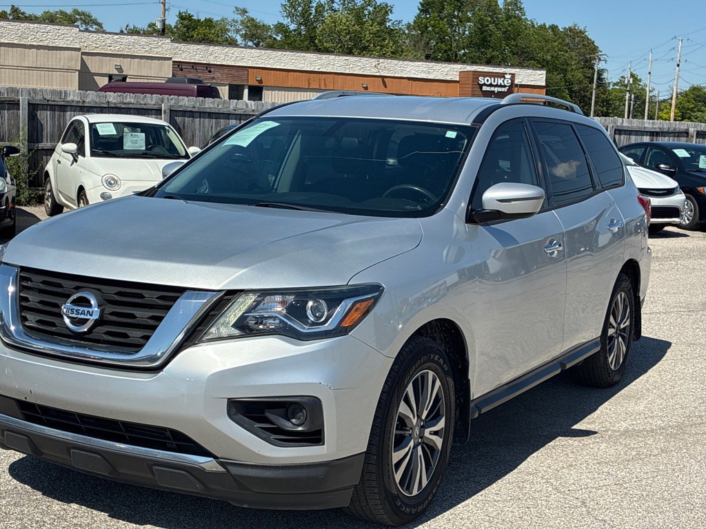 2018 Nissan Pathfinder Image 3