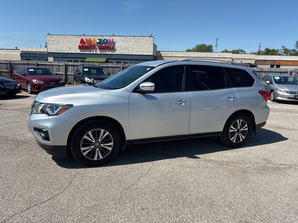 2018 Nissan Pathfinder Image 4