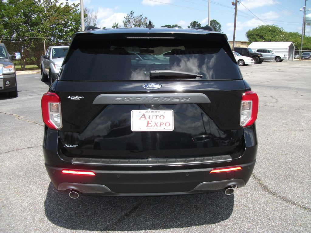 2021 Ford Explorer Image 8