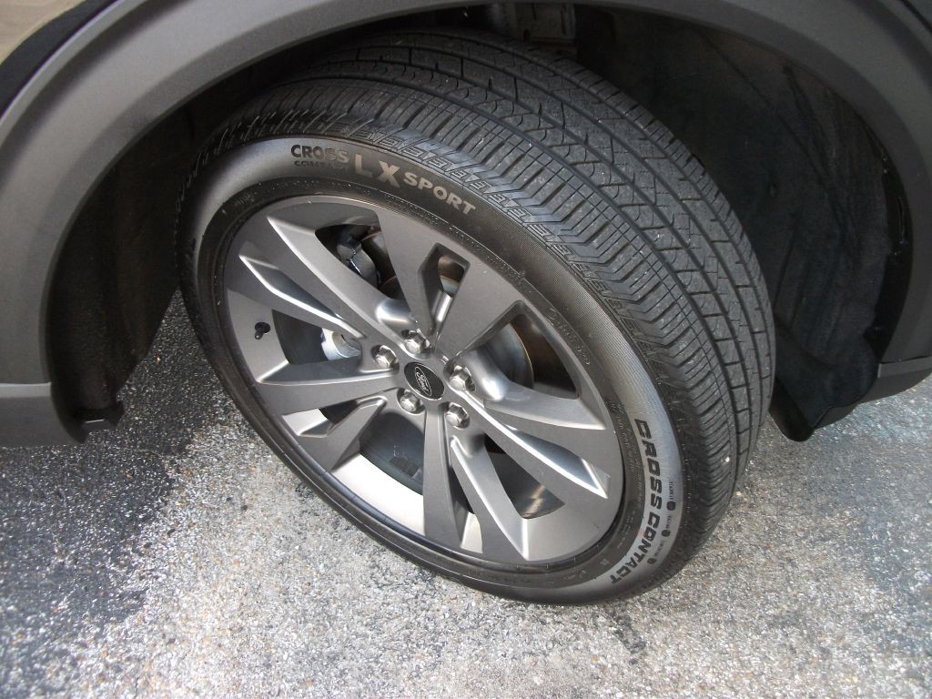 2021 Ford Explorer Image 9