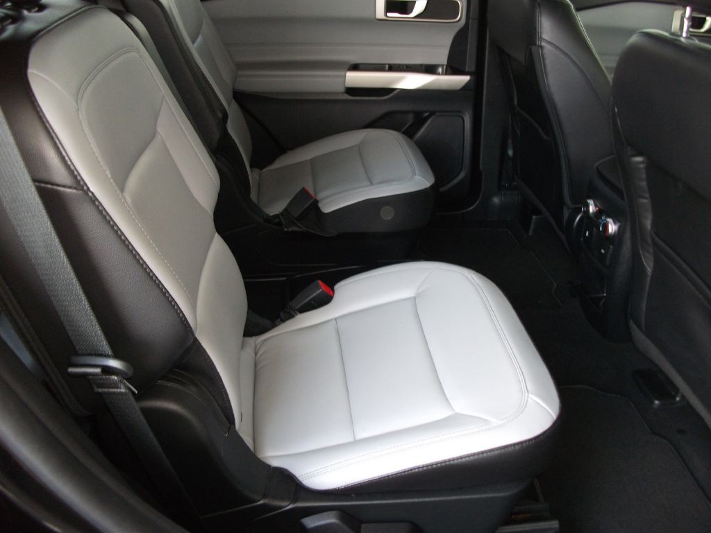 2021 Ford Explorer Image 15