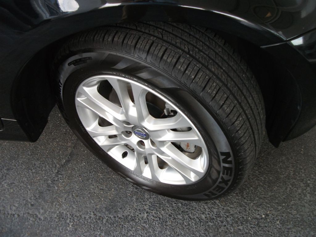 2016 Volvo XC60 Image 9