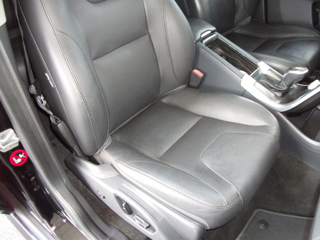 2016 Volvo XC60 Image 13