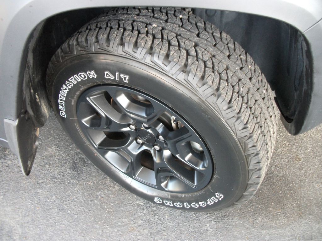 2023 Jeep Cherokee Image 9