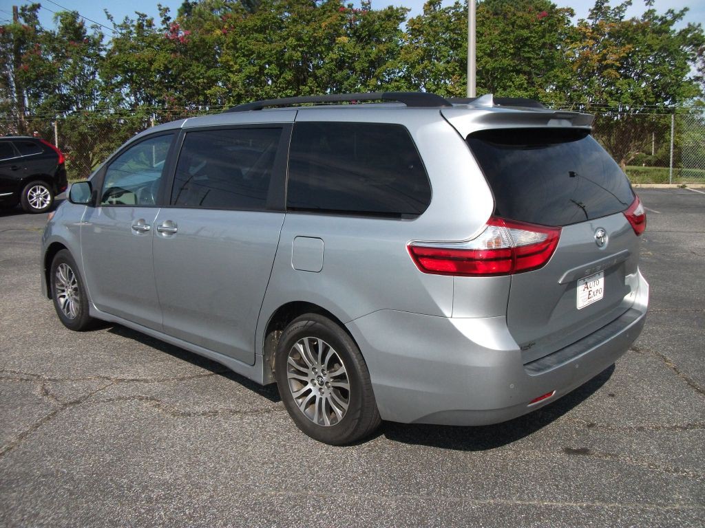 2019 Toyota Sienna Image 6
