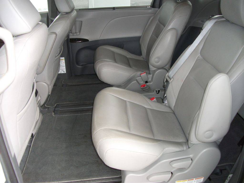 2019 Toyota Sienna Image 13