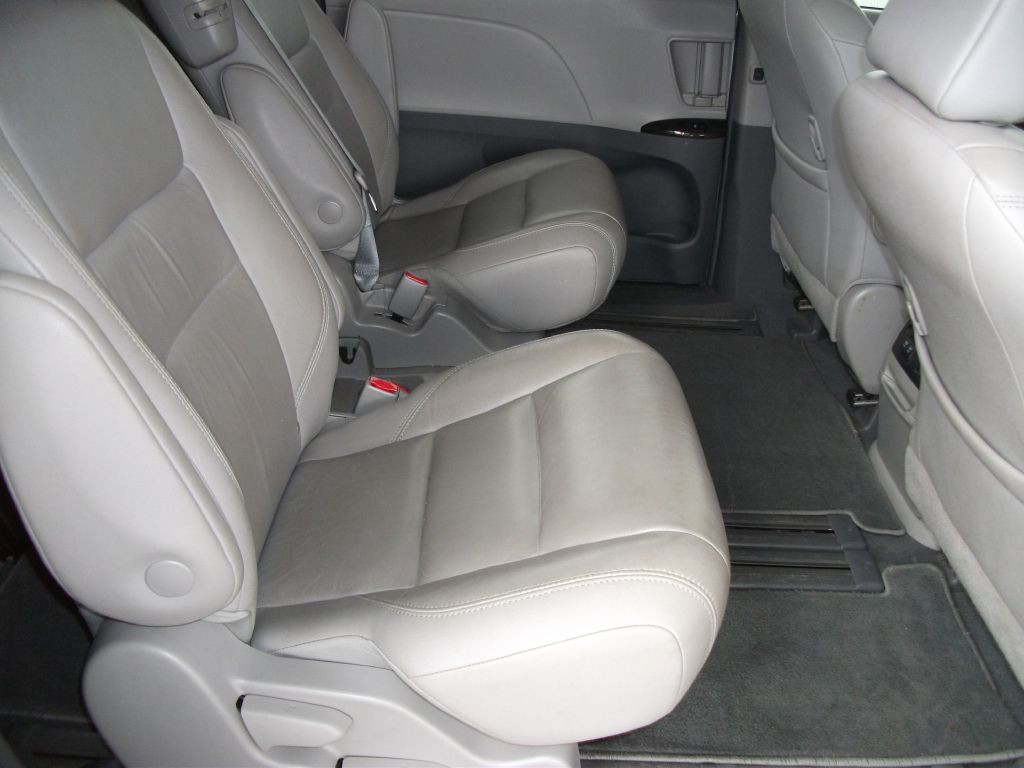 2019 Toyota Sienna Image 14