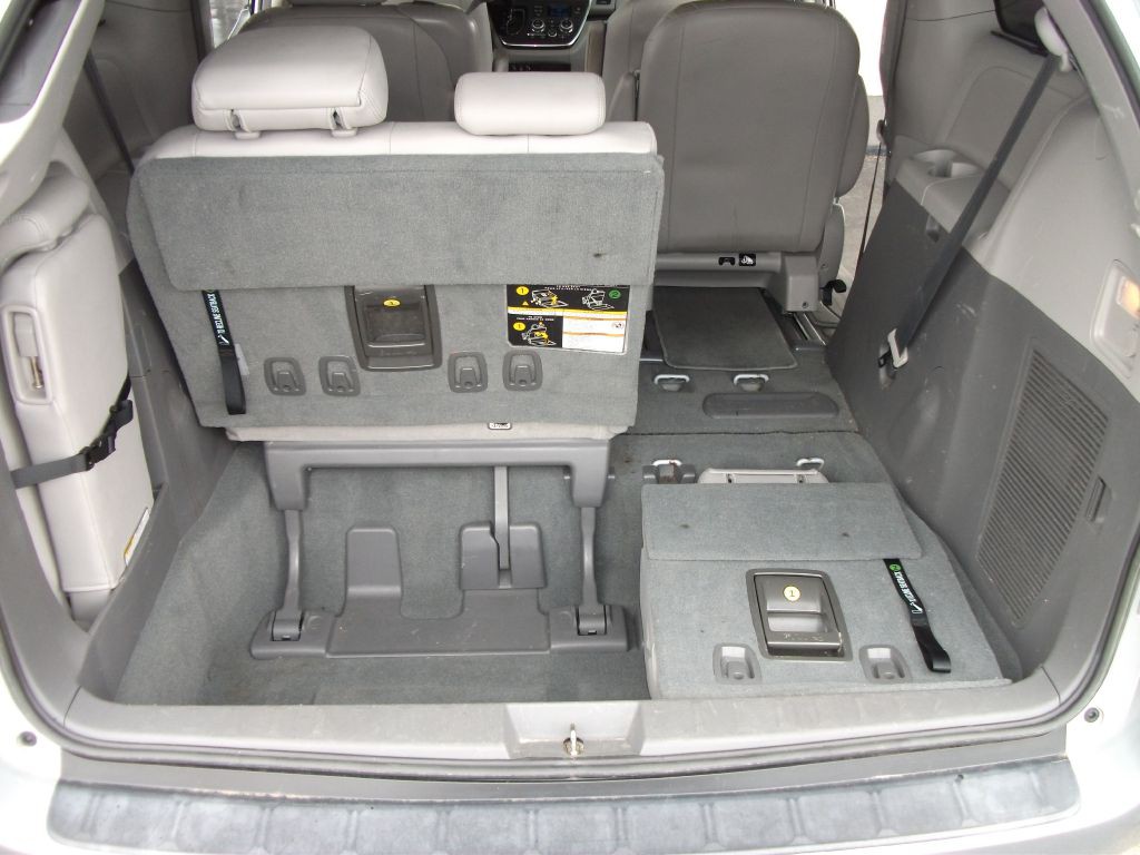 2019 Toyota Sienna Image 16