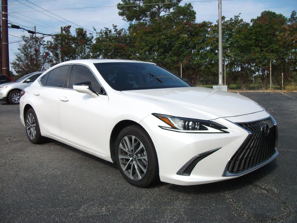 2022 Lexus ES Image 1