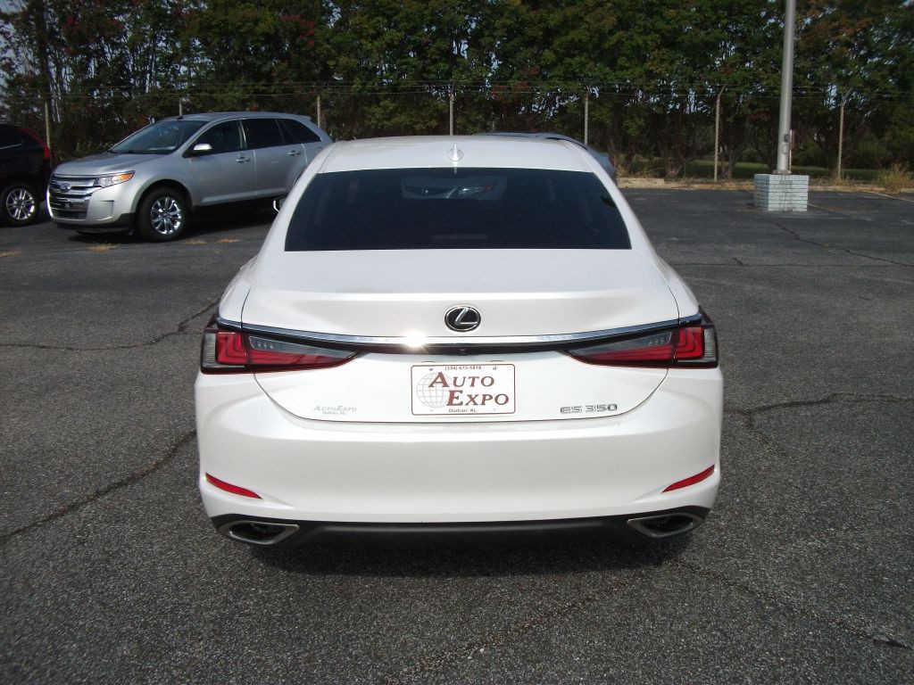 2022 Lexus ES Image 8
