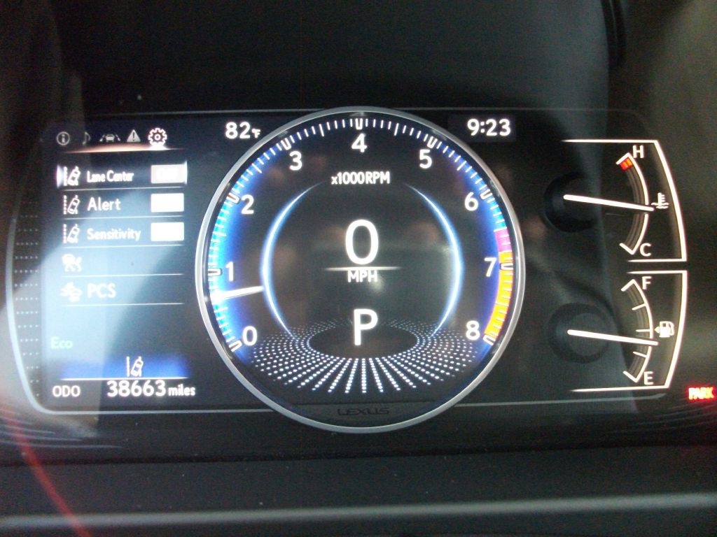 2022 Lexus ES Image 19