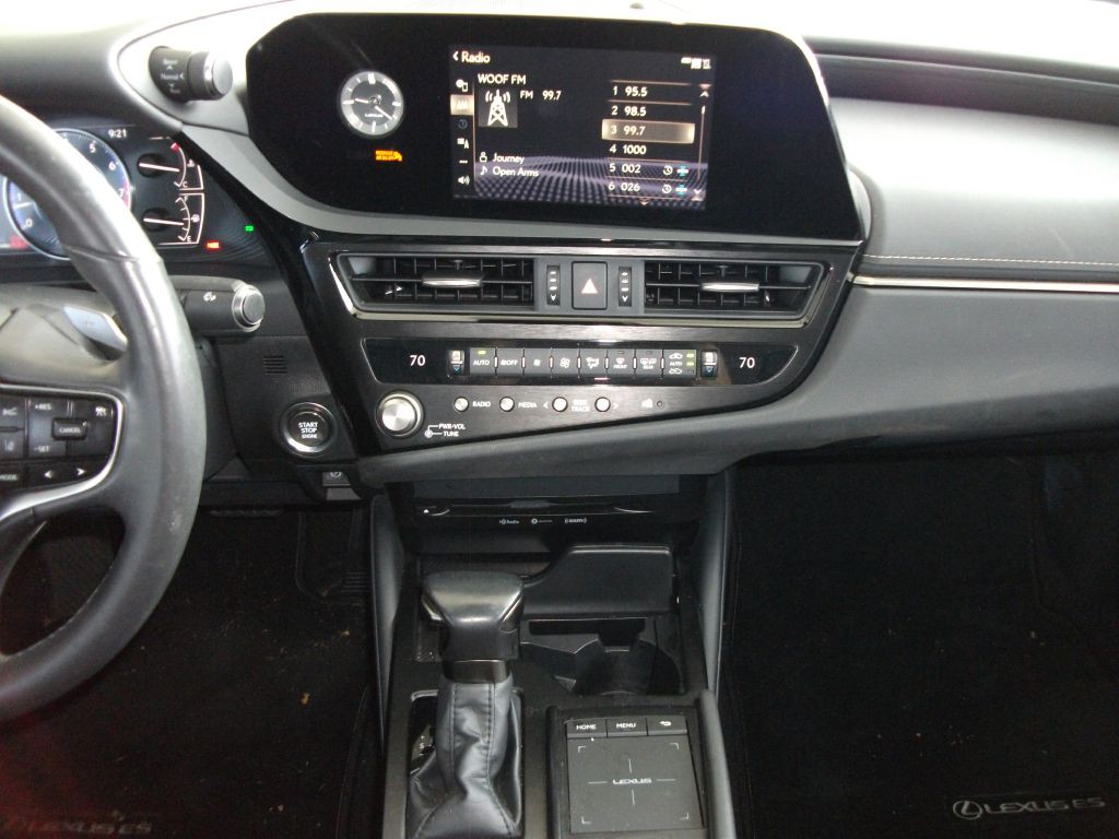 2022 Lexus ES Image 22