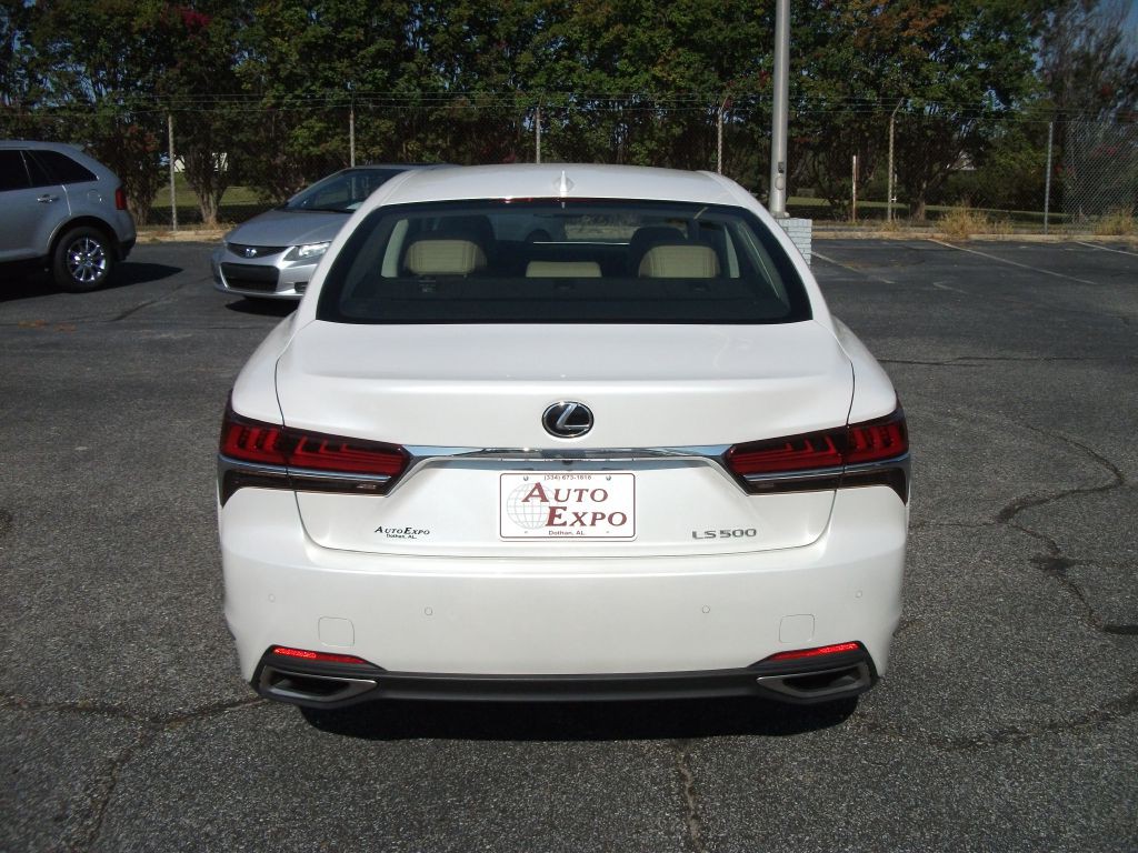 2020 Lexus LS Image 8