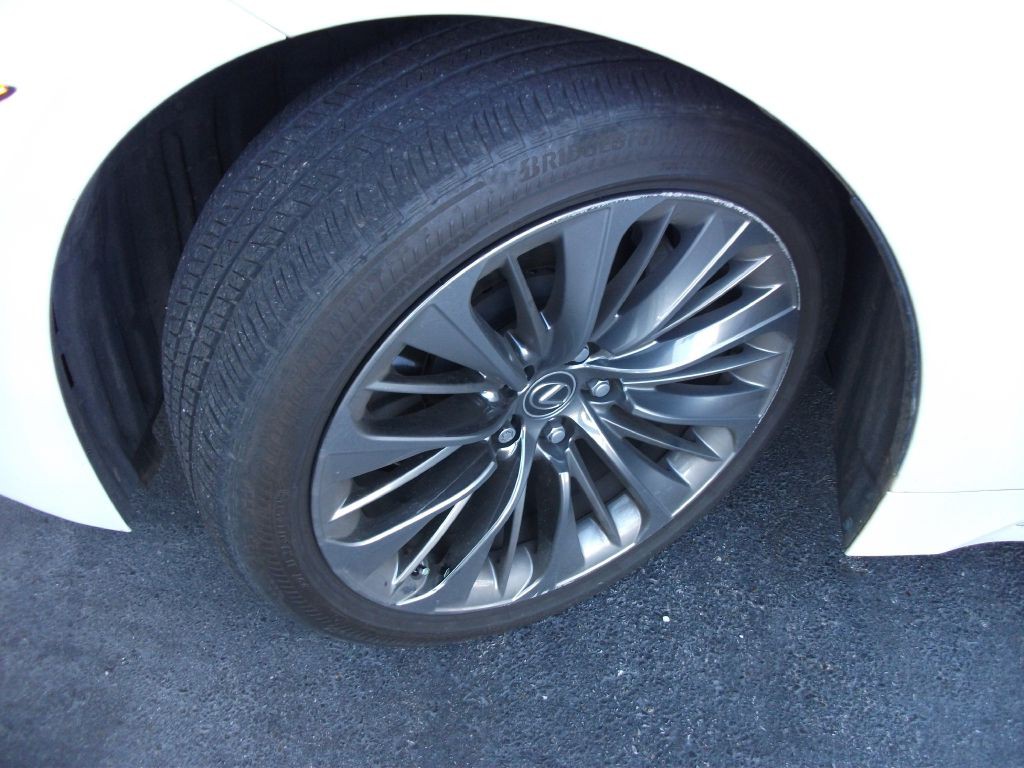 2020 Lexus LS Image 9