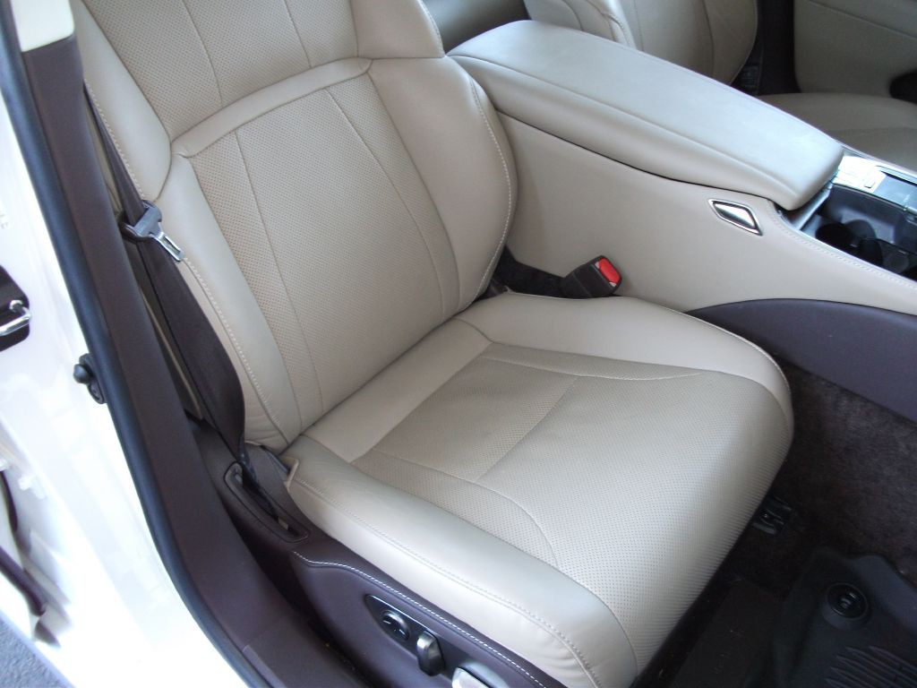 2020 Lexus LS Image 13
