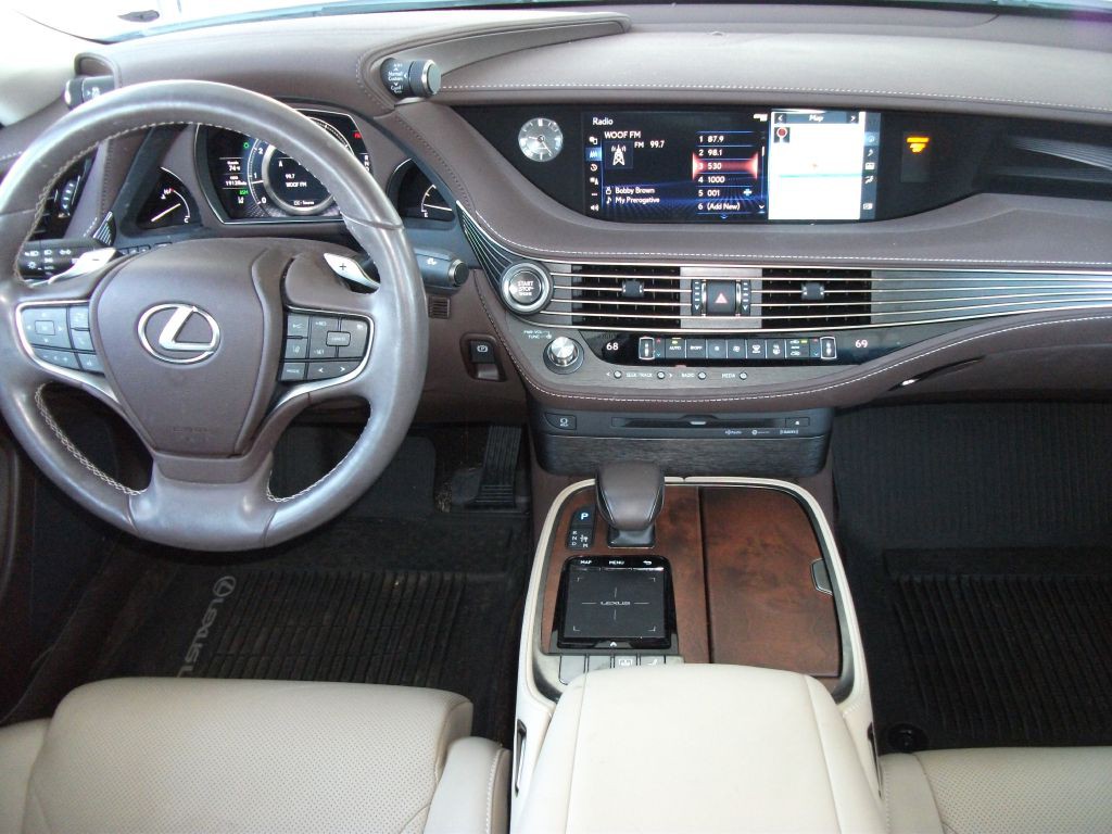 2020 Lexus LS Image 16