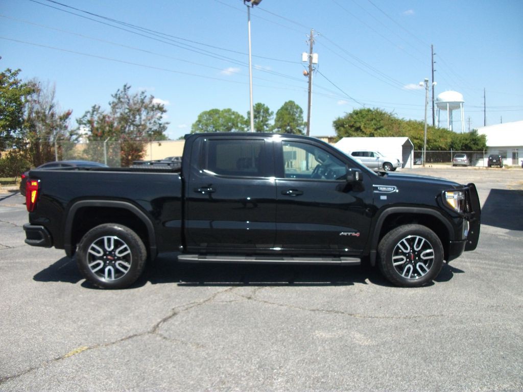 2019 GMC Sierra Image 2