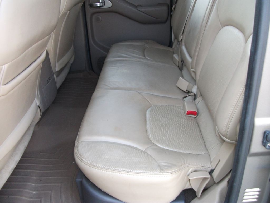 2009 Nissan Frontier Image 13