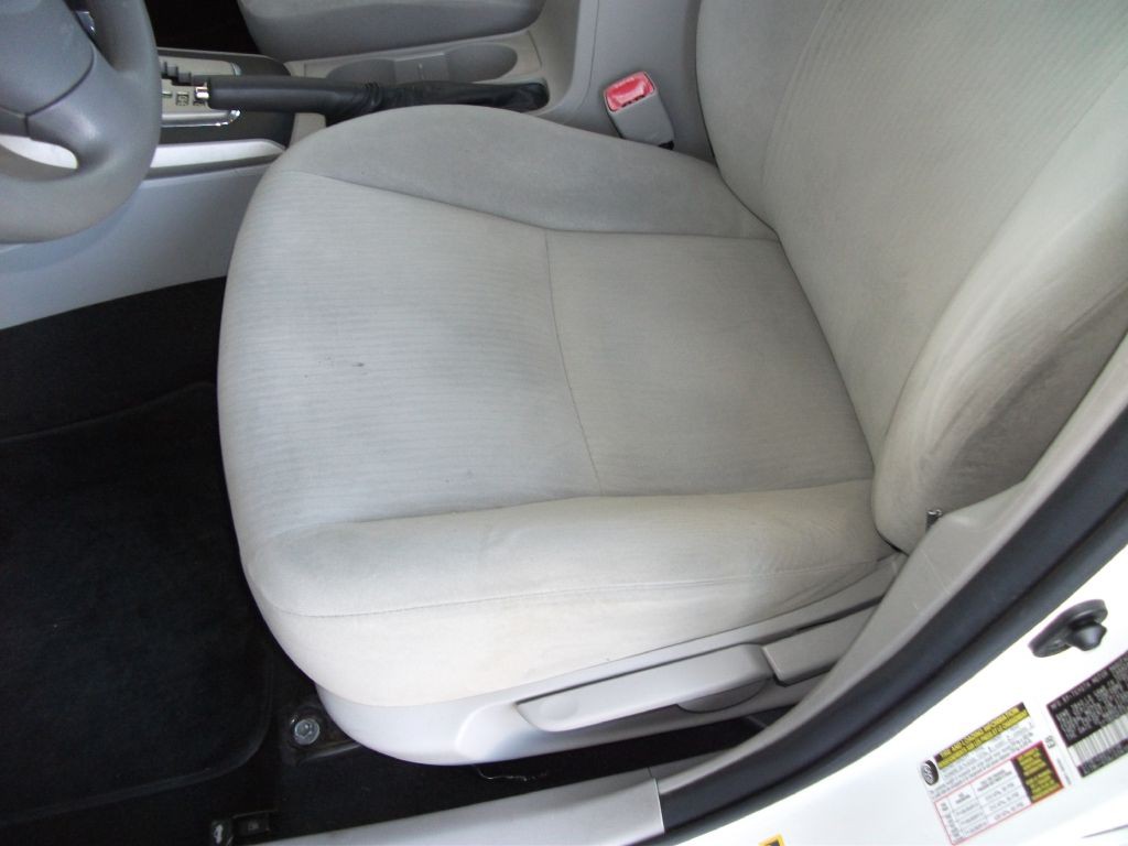 2010 Toyota Corolla Image 9