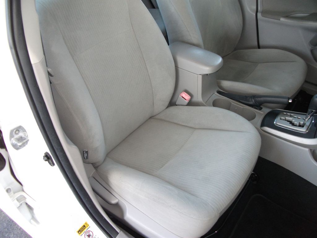 2010 Toyota Corolla Image 12