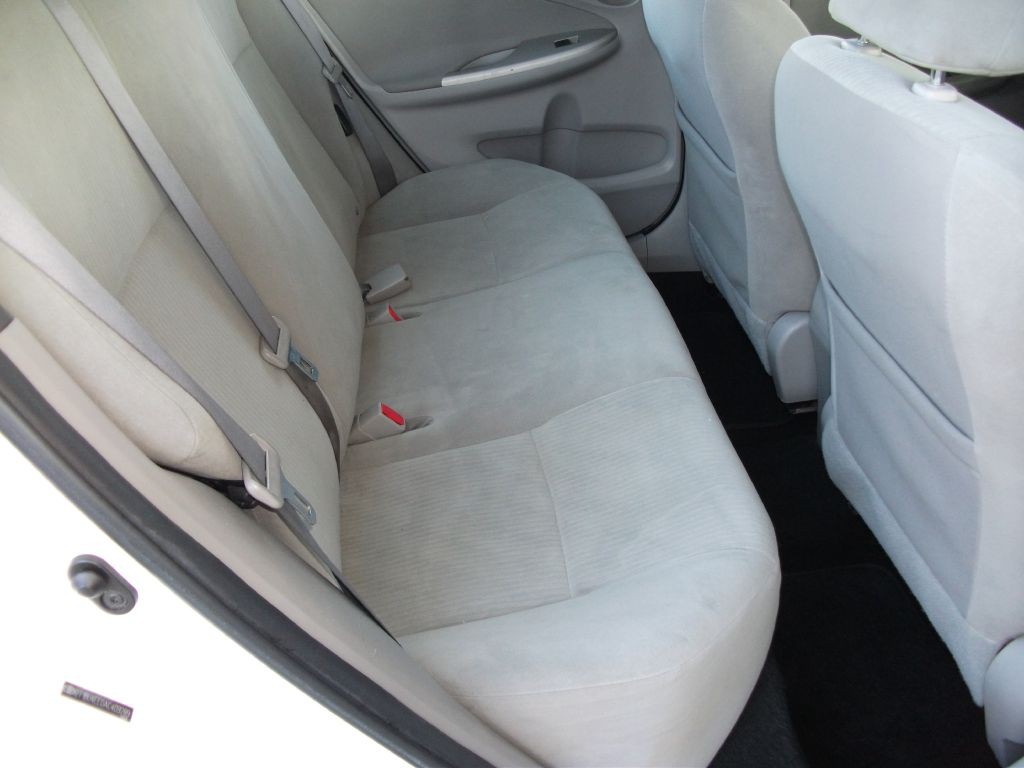 2010 Toyota Corolla Image 14