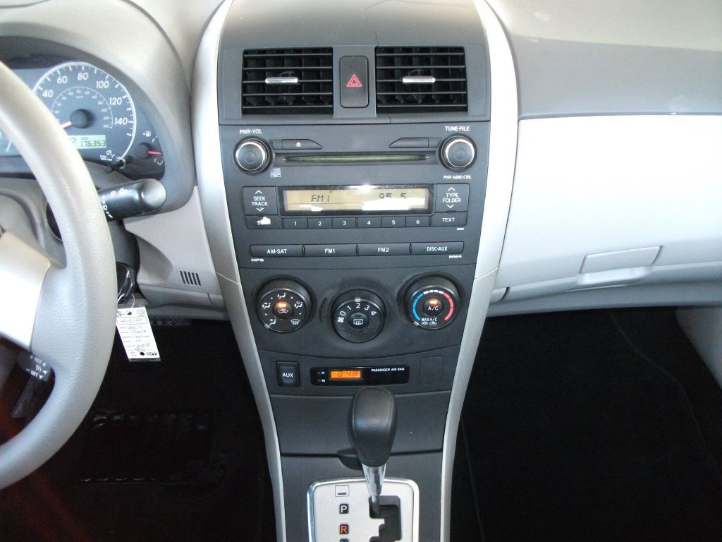 2010 Toyota Corolla Image 16