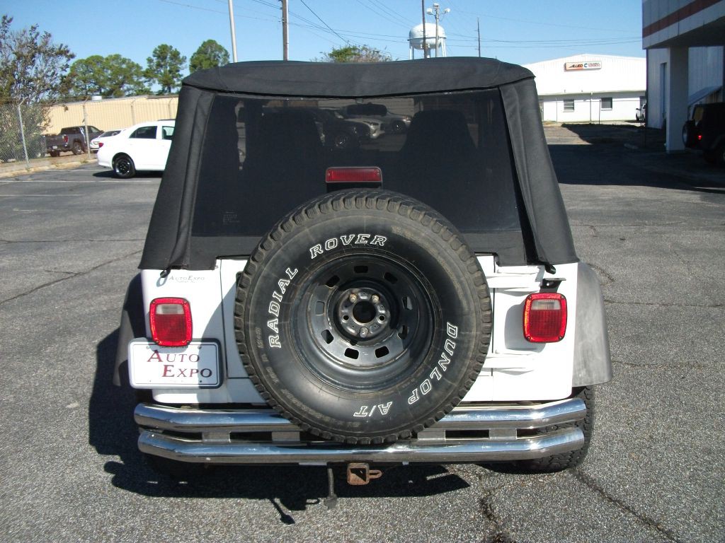 2003 Jeep Wrangler Image 8